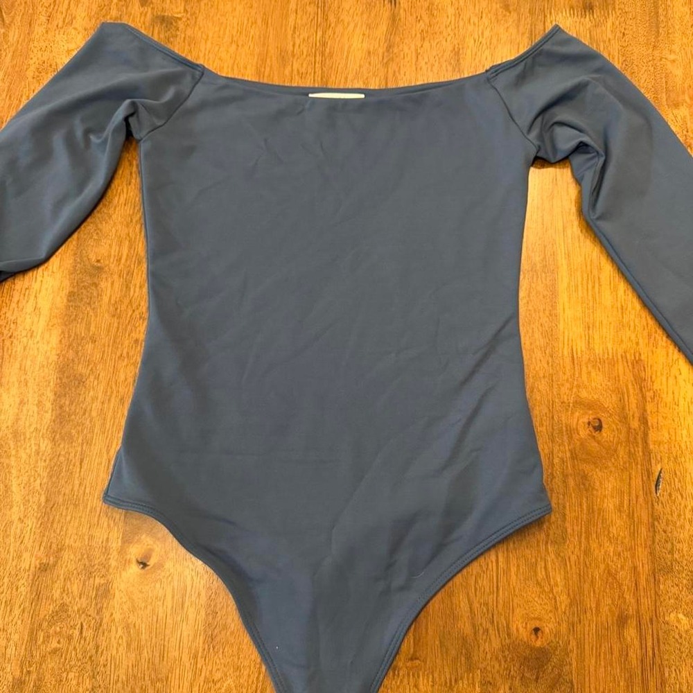 Babaton Aritzia Women's Contour Size M Square-Neck Long-Sleeve Bodysuit Blue